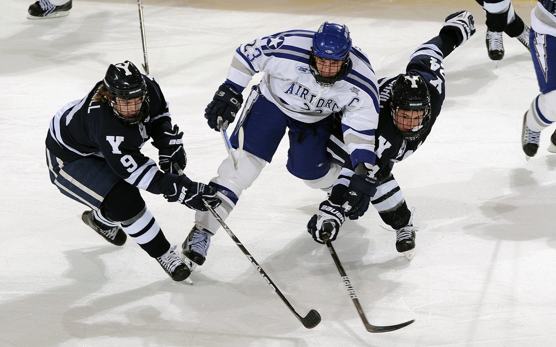 中国女篮主打全场联动式进攻模式,中国女篮强势夺金